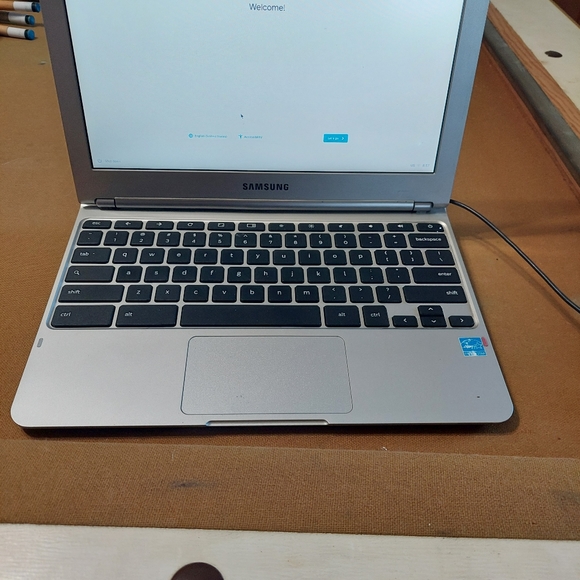 Samsung Chromebook Xe303c12-a01 Exynos 5 Dual 5250 1.7 GHz 16GB SSD - 2GB